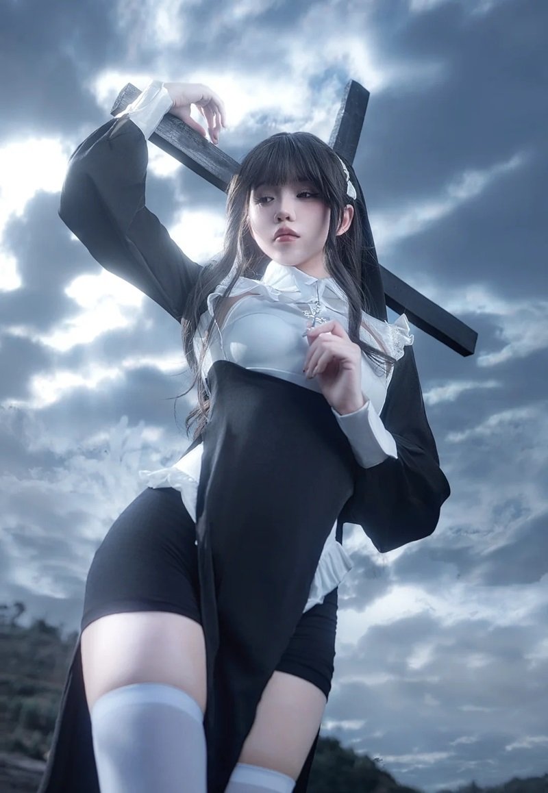 nun cosplay 30