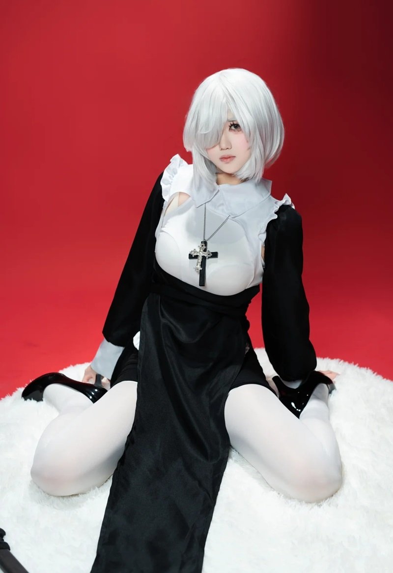 nun cosplay 5