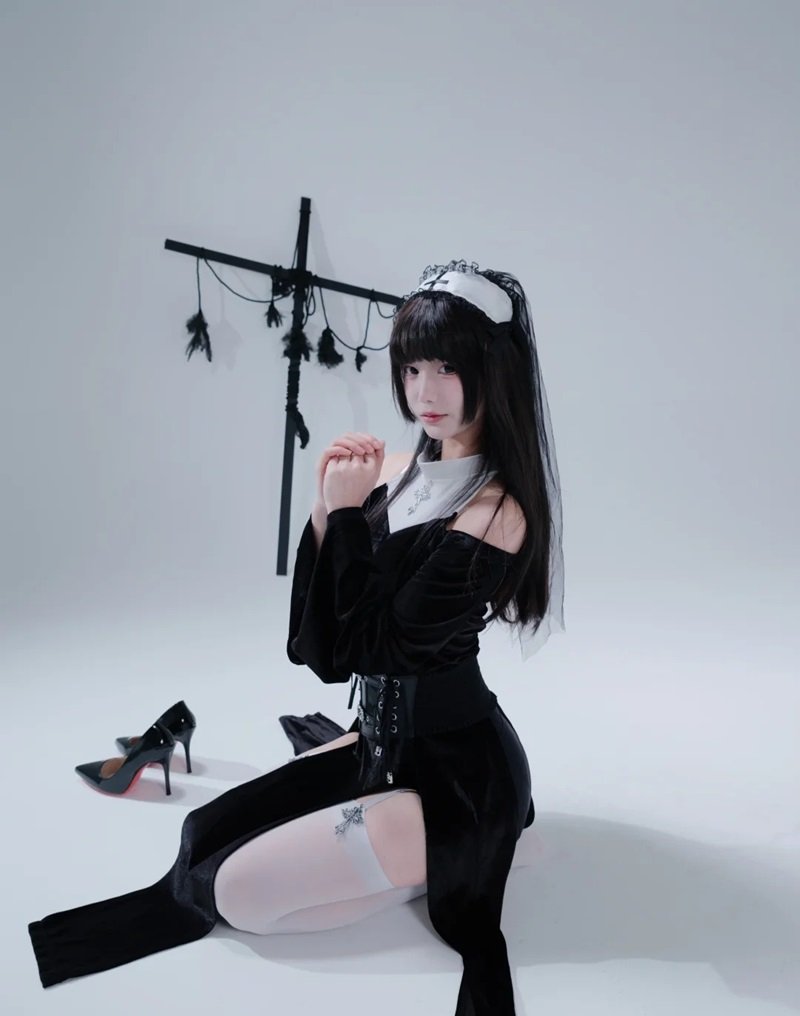 nun cosplay 6