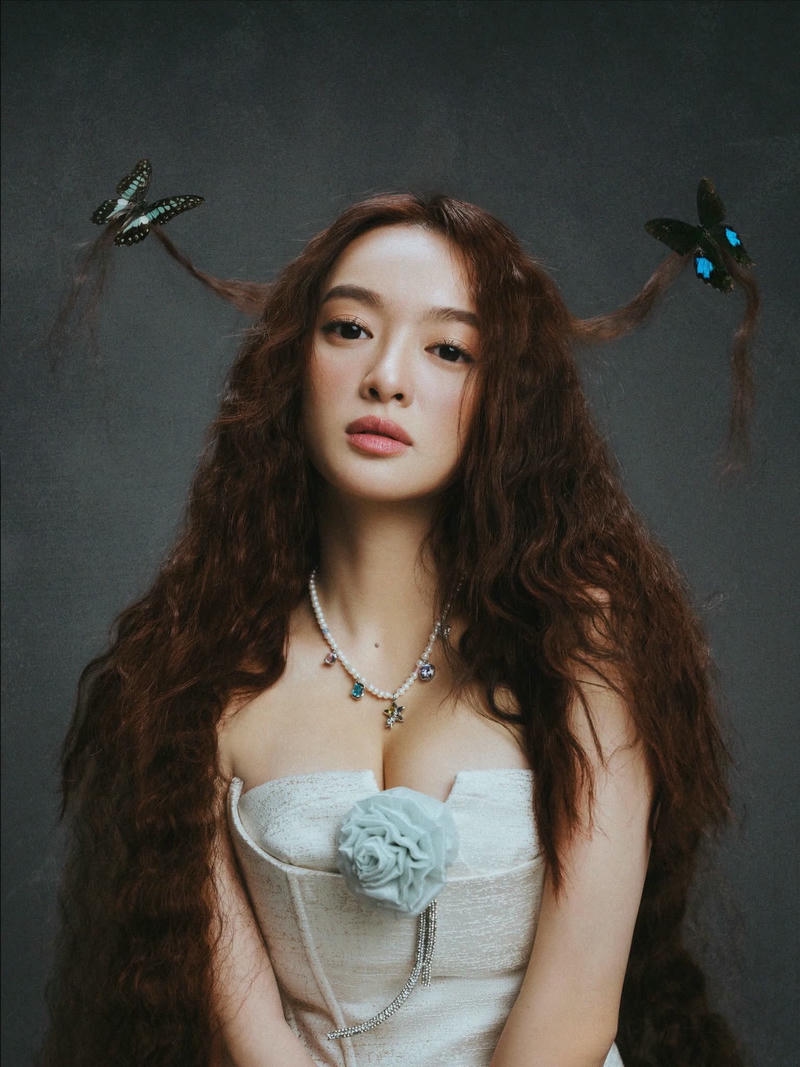 Ảnh Kaity Nguyễn sexy mang diện mạo mềm mại nữ tính