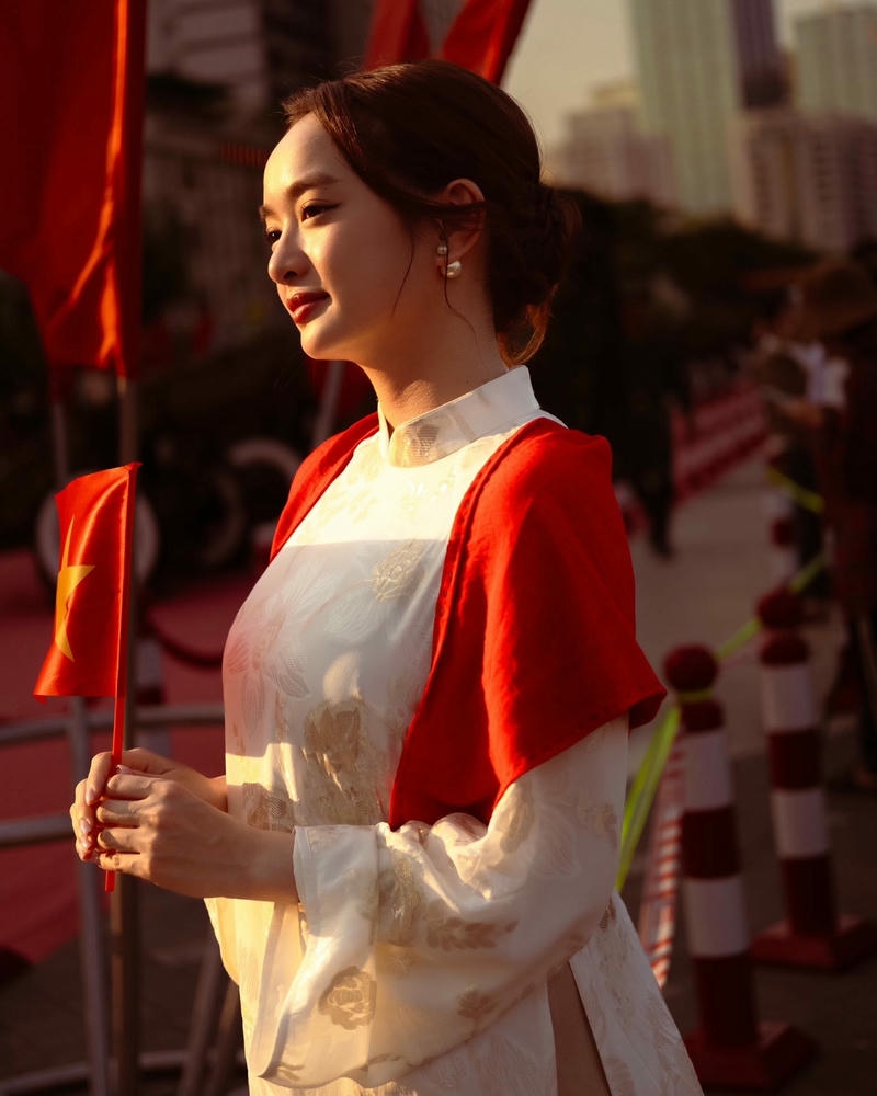 Ảnh Kaity Nguyễn sexy mang diện mạo thanh lịch quyến rũ