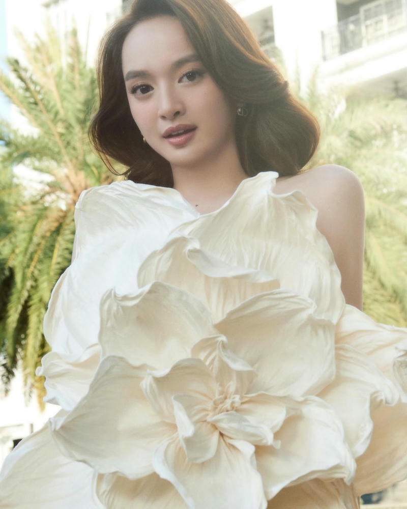 Ảnh Kaity Nguyễn sexy với thần thái sang trọng cuốn hút