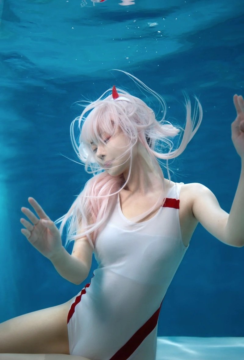 Cosplay Zero Two 13