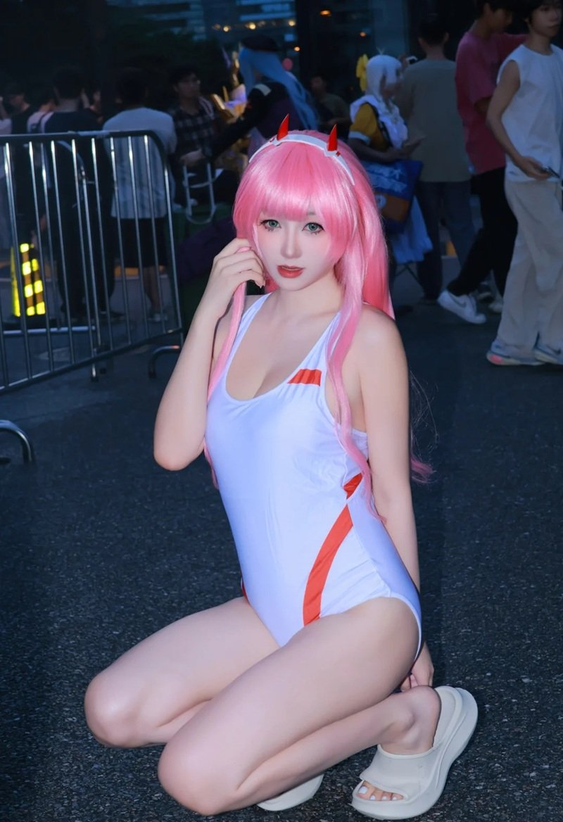 Cosplay Zero Two 33
