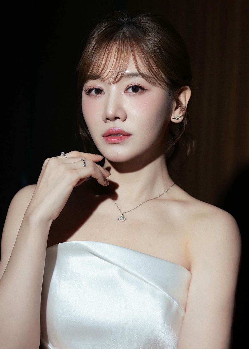 Hari Won sexy cùng diện mạo xinh đẹp ấn tượng