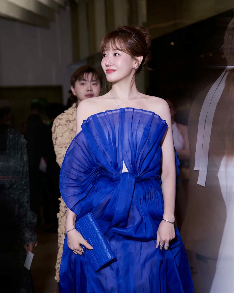 Hari Won sexy mang vẻ ngoài rạng rỡ ấn tượng