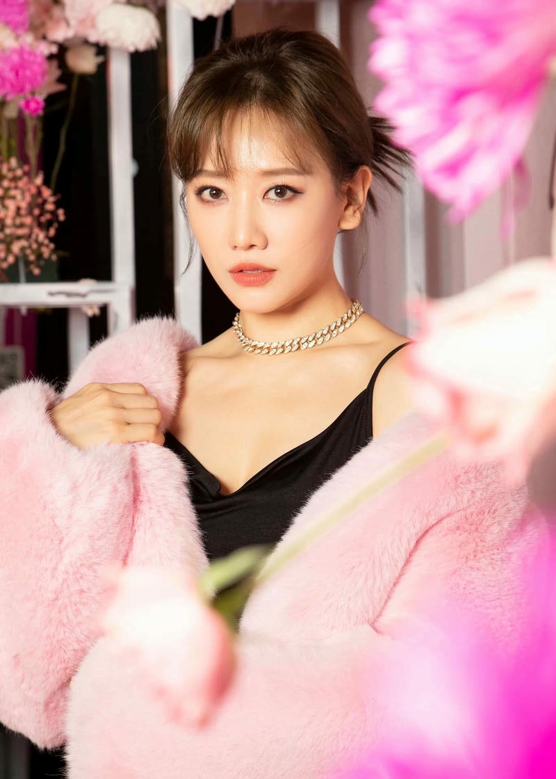Hari Won sexy thể hiện diện mạo xinh xắn cuốn hút