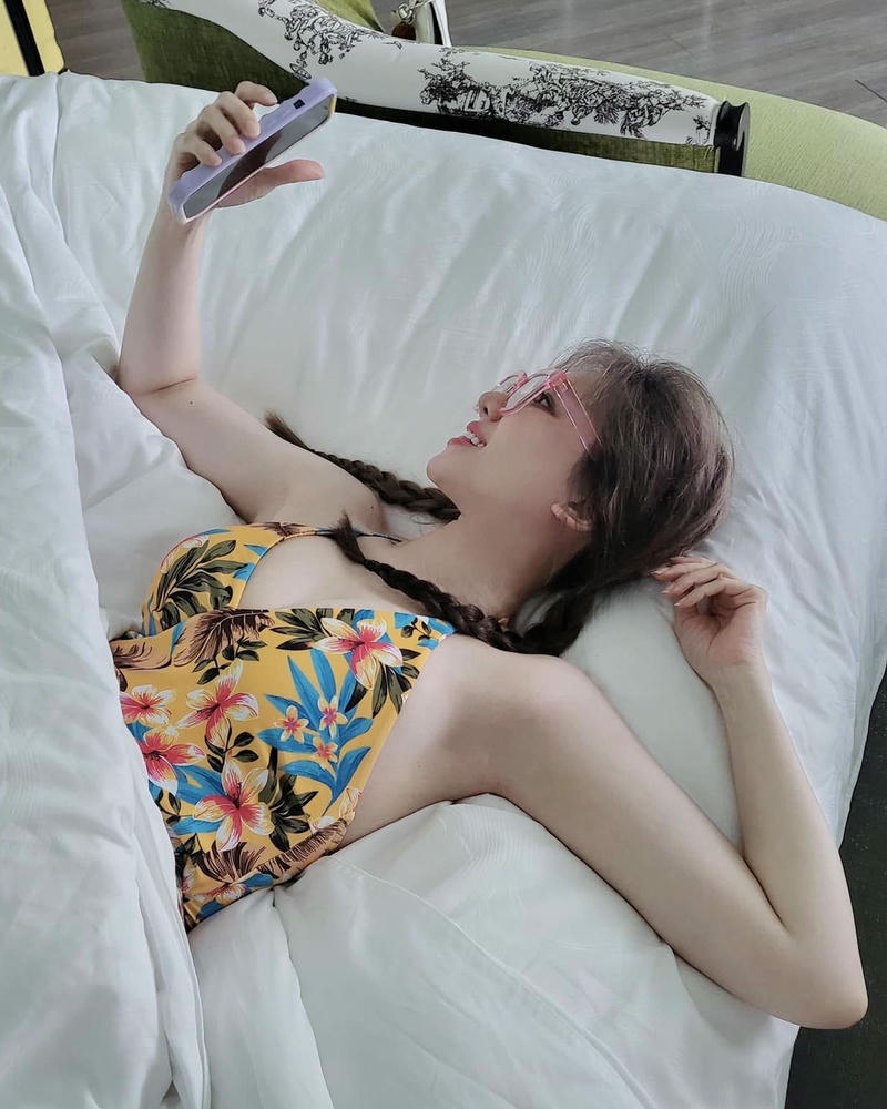 Hari Won sexy với thần thái nổi bật đầy tự tin