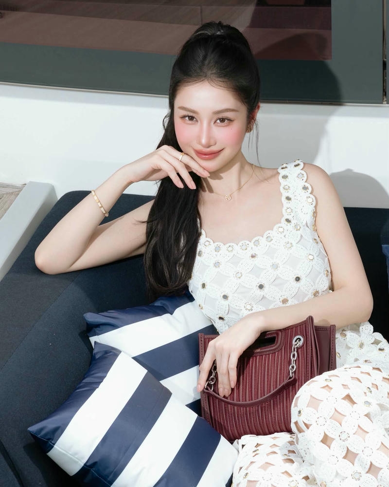 Jun Vũ quyến rũ xinh đẹp