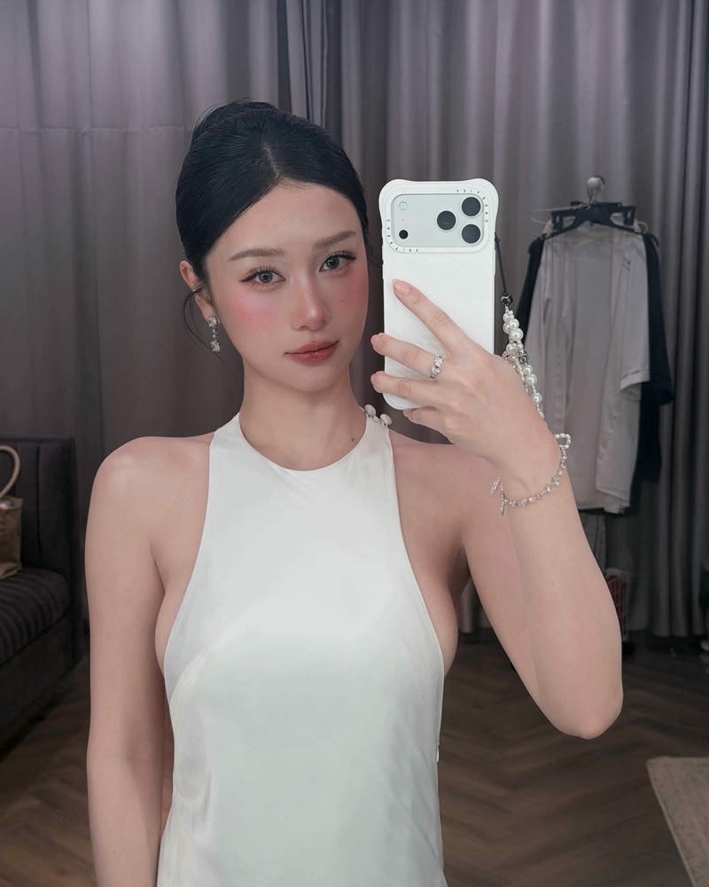 Jun Vũ sexy nhẹ nhàng quyến rũ