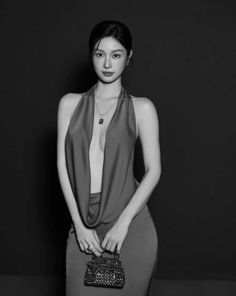 Jun Vũ sexy nóng bỏng hấp dẫn