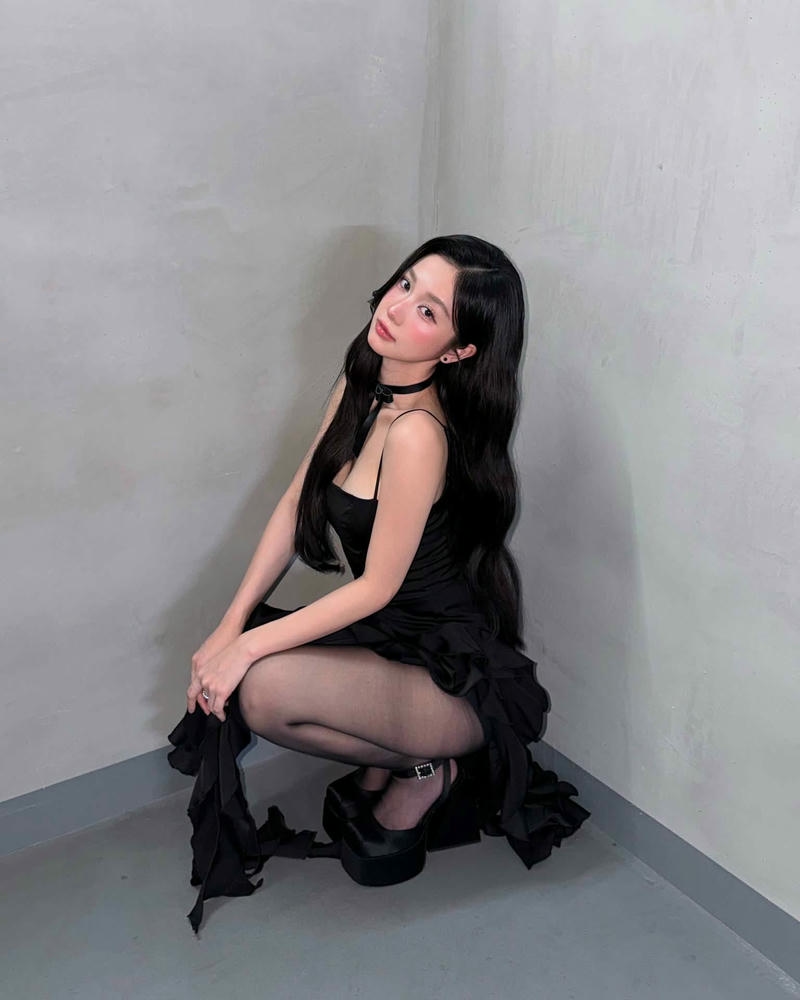 Jun Vũ sexy quyến rũ cuốn hút