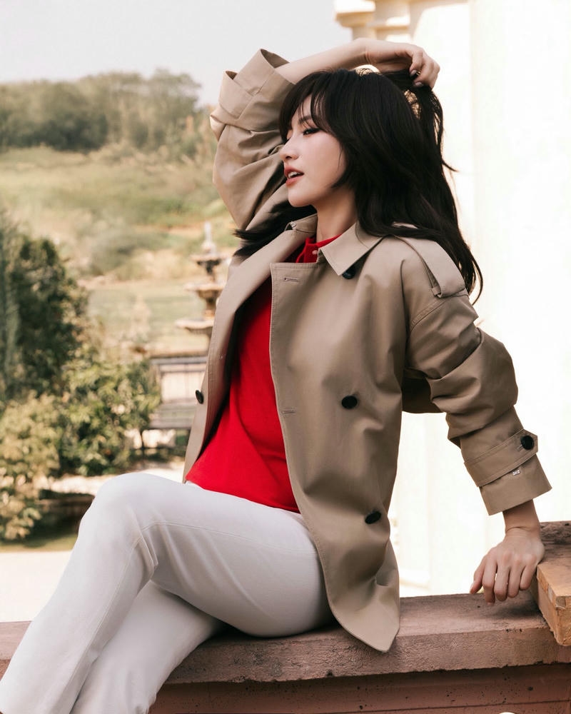 Phương Anh Đào sexy cùng ánh nhìn đầy cuốn hút