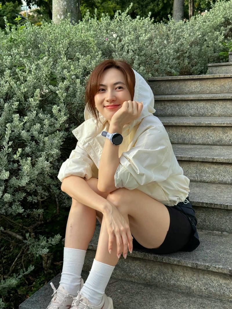 Phương Anh Đào sexy với phong thái thanh lịch quyến rũ
