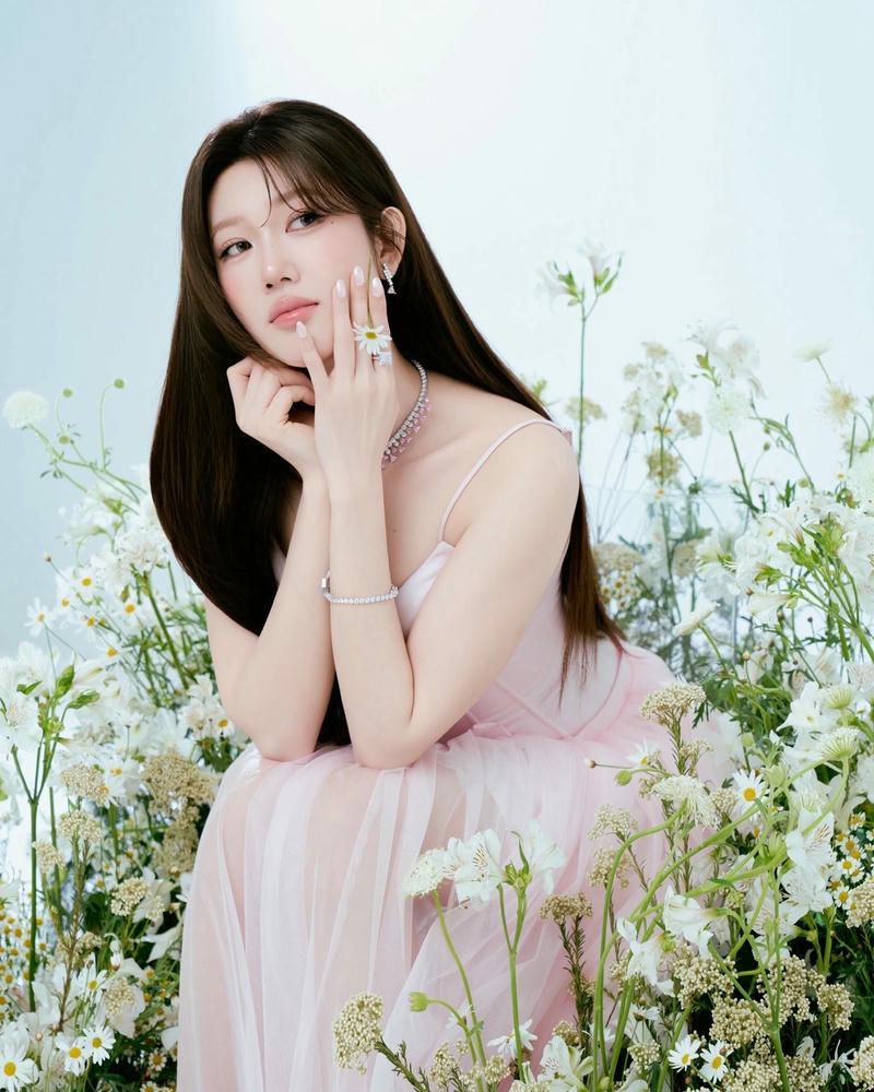 Thuý Ngân sexy với diện mạo nổi bật và duyên dáng
