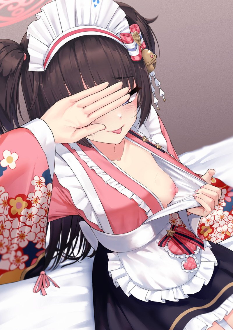 ảnh anime lộ ngực 23