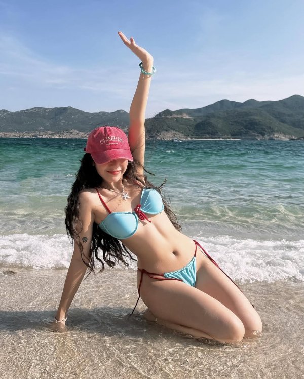 con gái mặc bikini 67