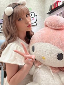 Melody Mark là ai? Từ con số 0 đến tâm điểm chú ý