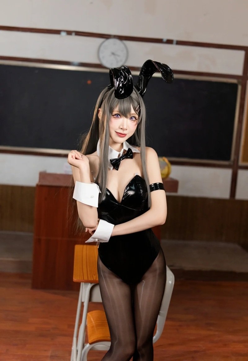 gái xinh cosplay thỏ đen 19