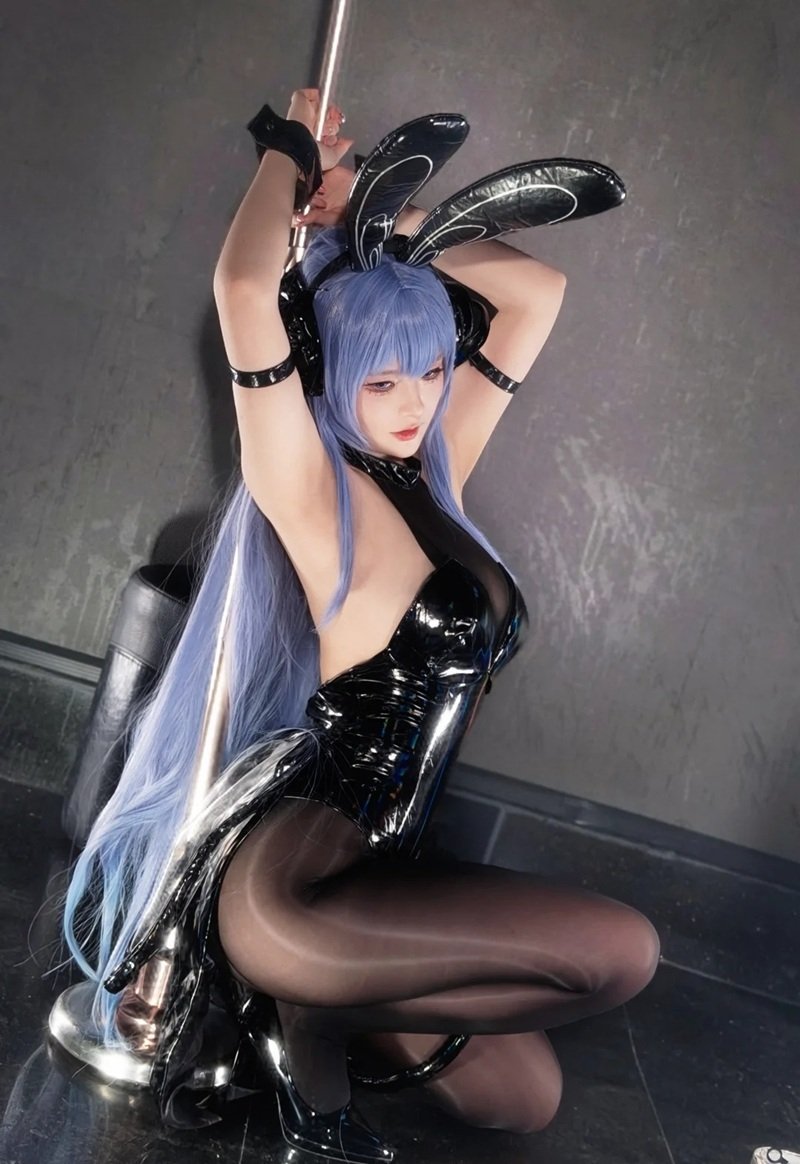 gái xinh cosplay thỏ đen 21