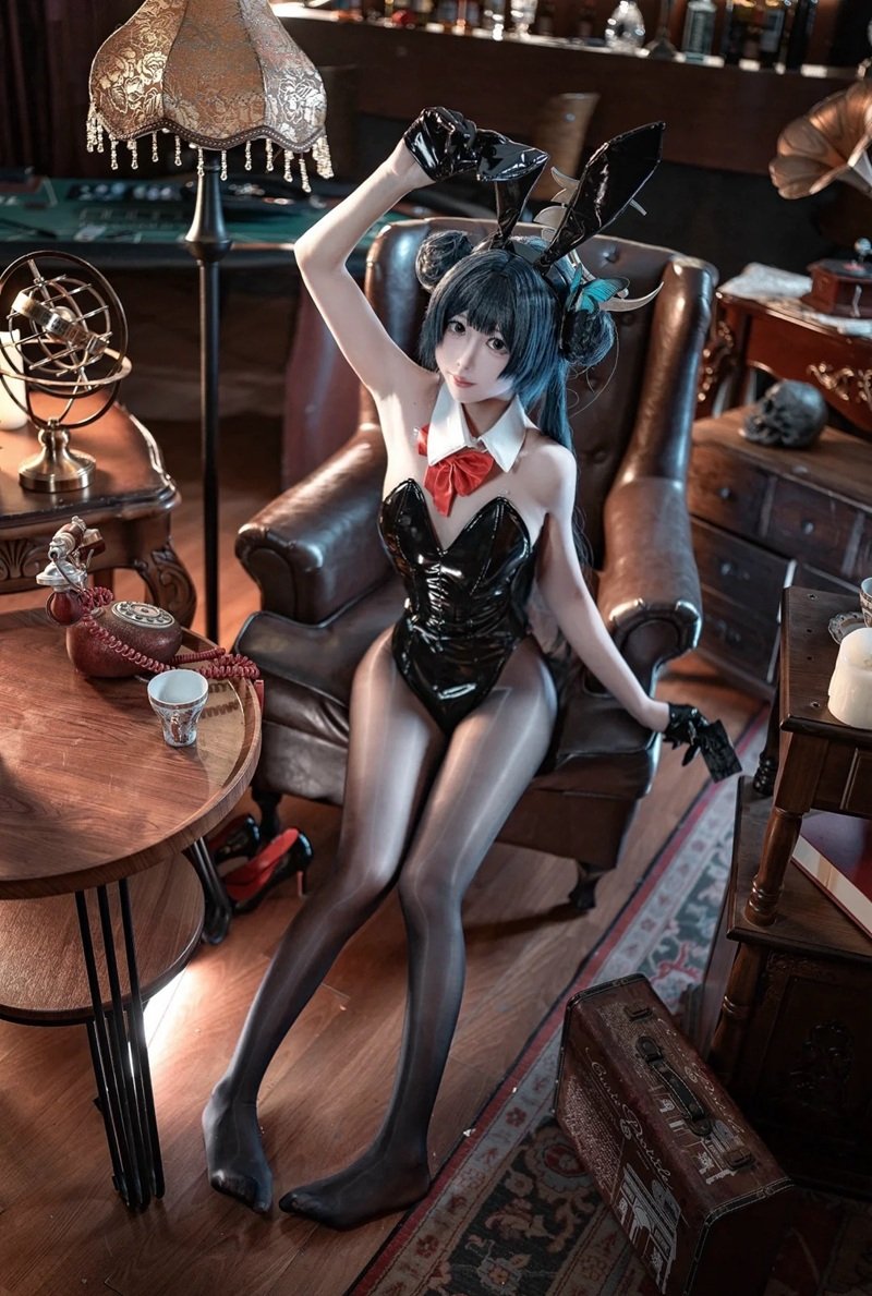 gái xinh cosplay thỏ đen 24