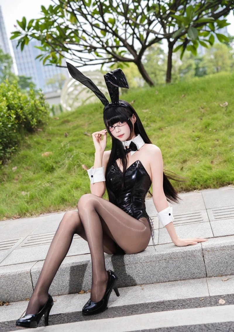 gái xinh cosplay thỏ đen 26