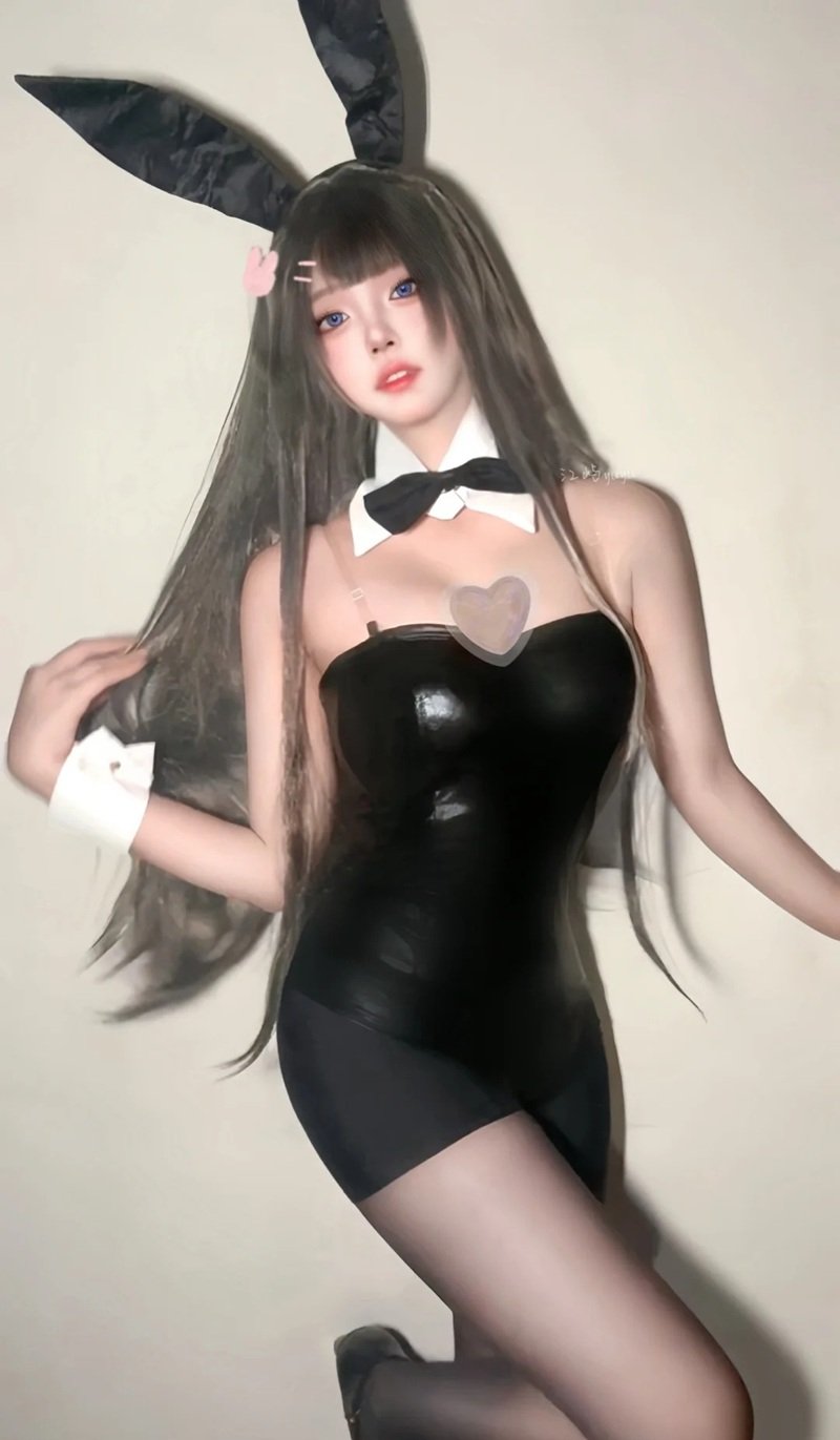 gái xinh cosplay thỏ đen 28