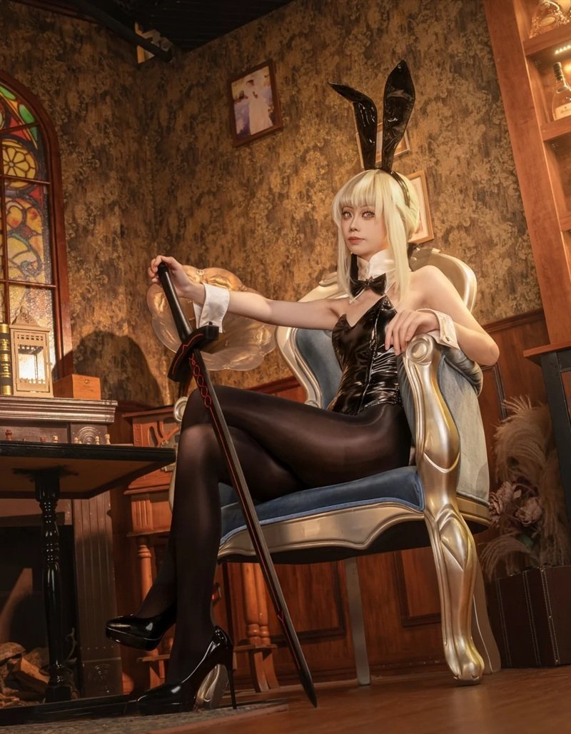 gái xinh cosplay thỏ đen 6