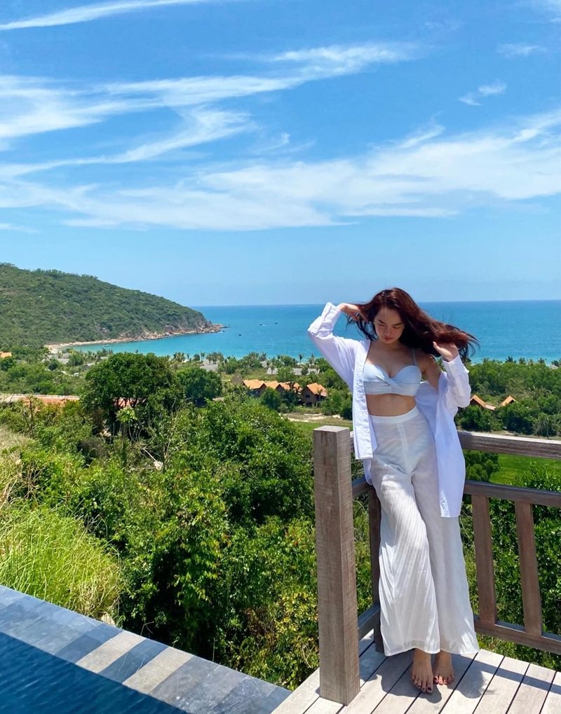 kaity nguyễn sexy​ 6