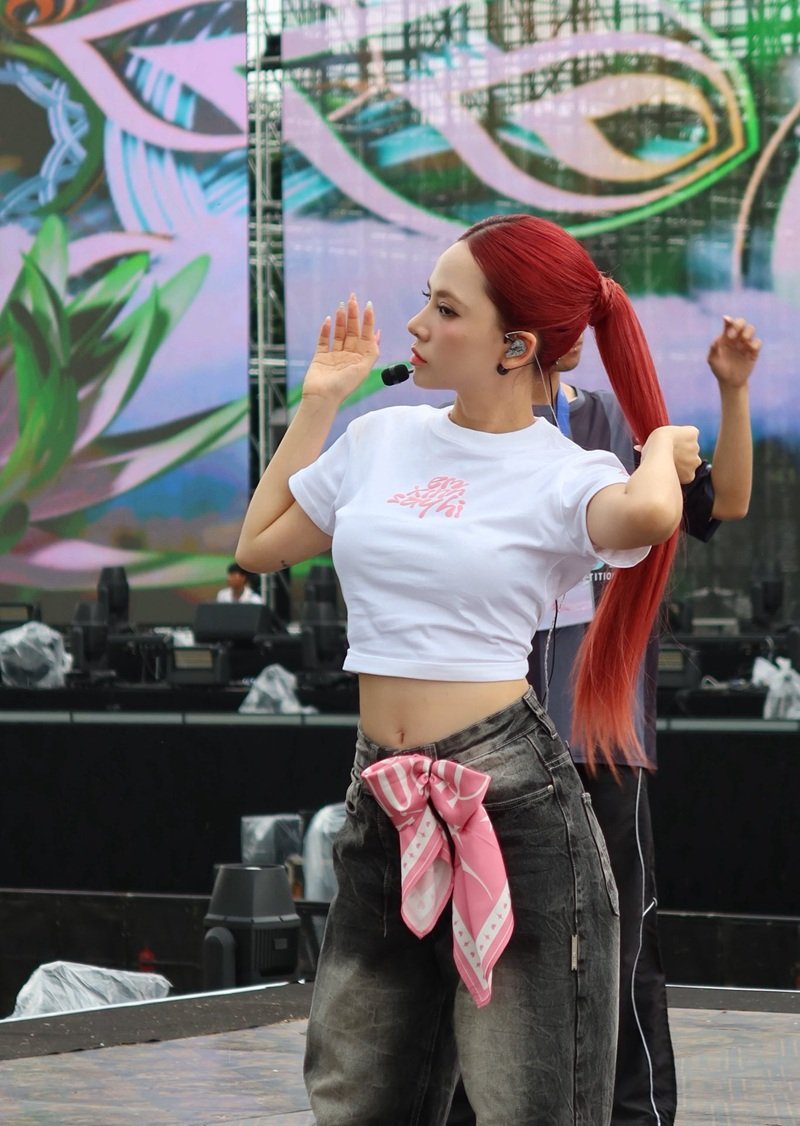 ngô lan hương sexy 32