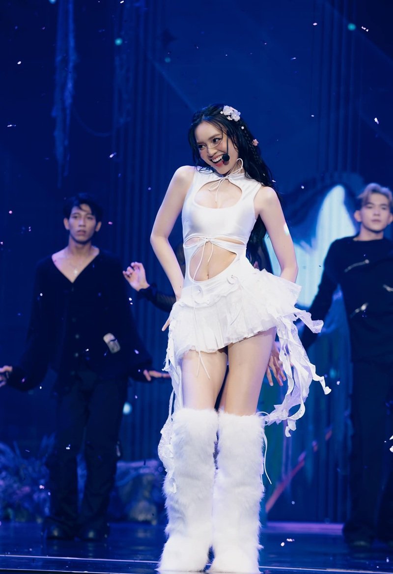 ninh dương lan ngọc sexy​ 14