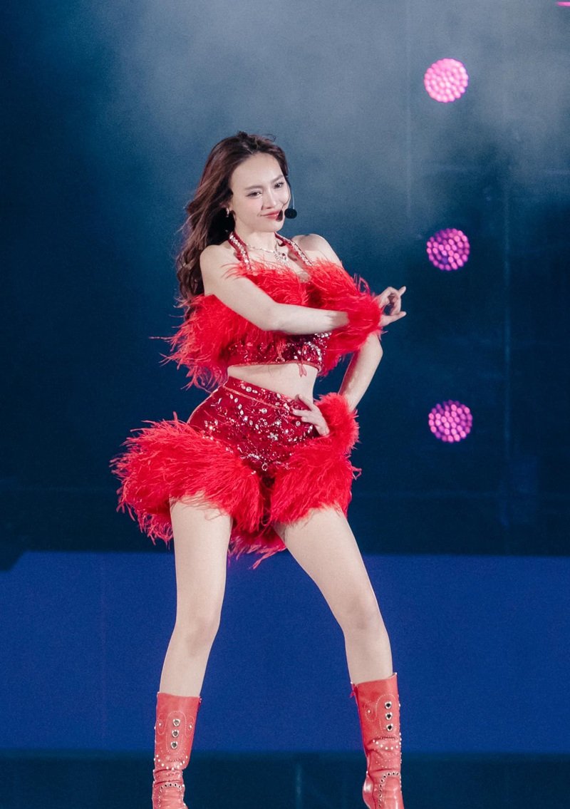 ninh dương lan ngọc sexy​ 16