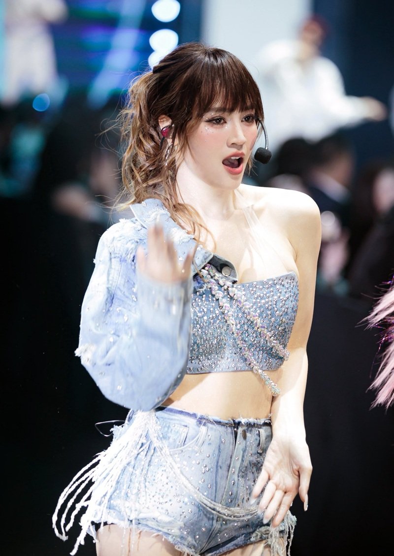 ninh dương lan ngọc sexy​ 26