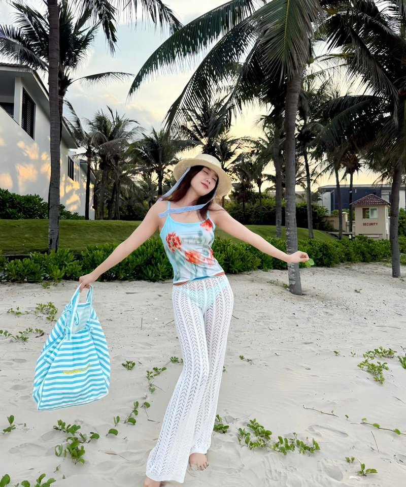 thuý ngân sexy​​ 27