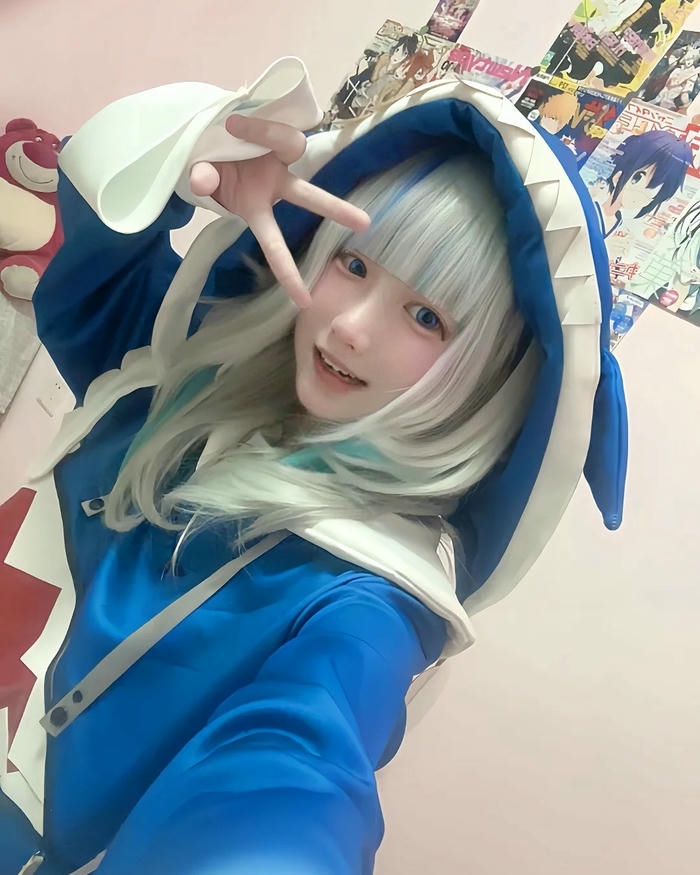 Ảnh Yaoyaoqwq cosplay Gura mang nét đẹp xinh xắn