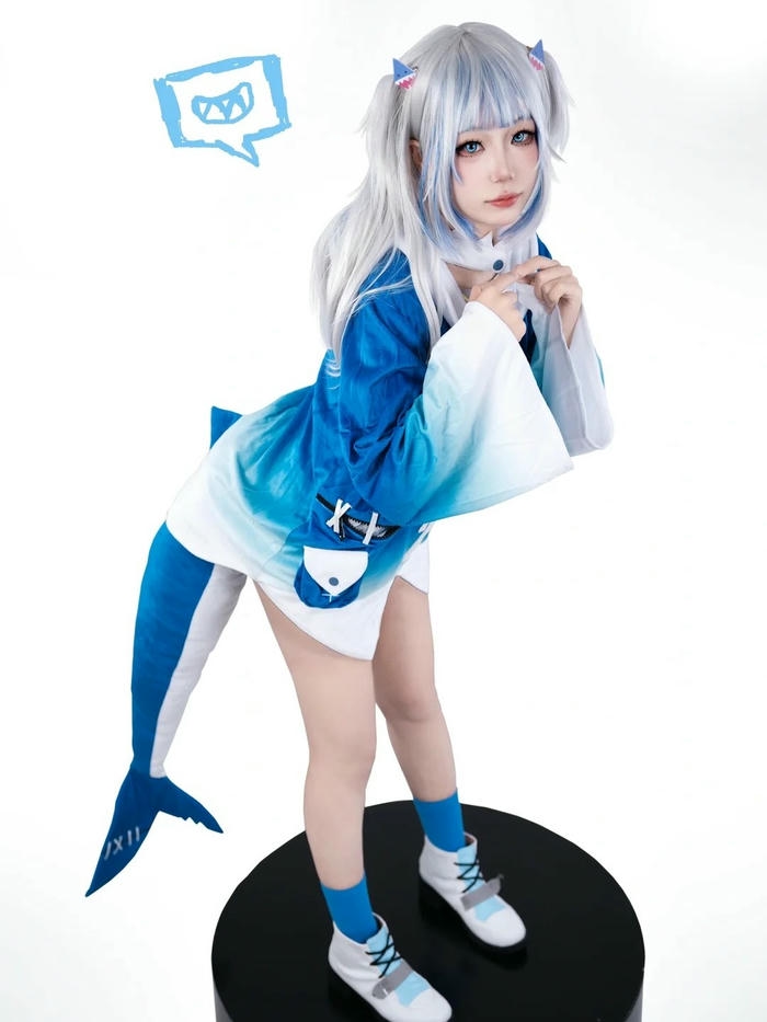 Ảnh Yaoyaoqwq cosplay Gura mang tạo hình ngọt ngào