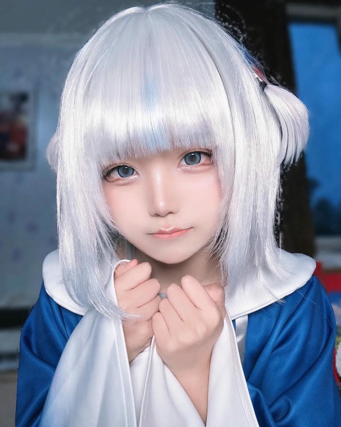 Ảnh Yaoyaoqwq cosplay Gura mang vẻ ngoài trẻ trung