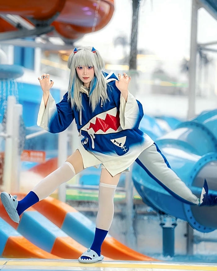 Ảnh Yaoyaoqwq cosplay Gura với diện mạo thanh tú