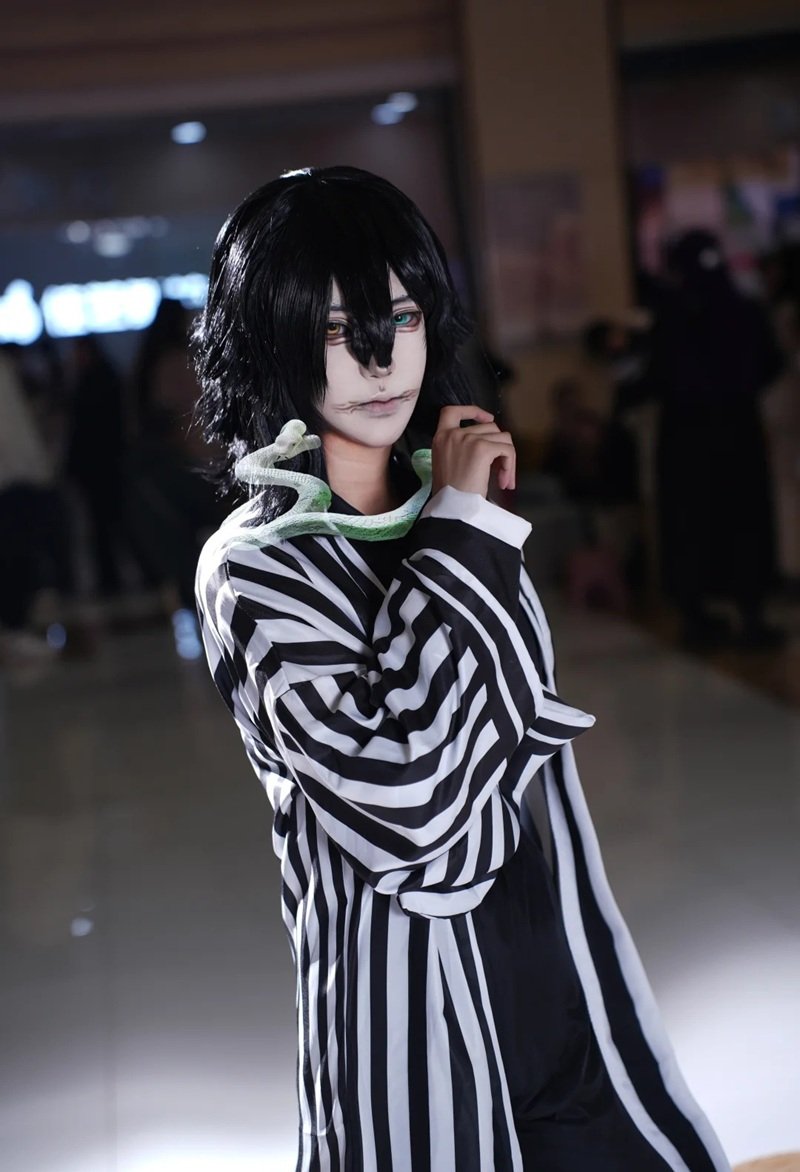 Ảnh cosplay Obanai 6
