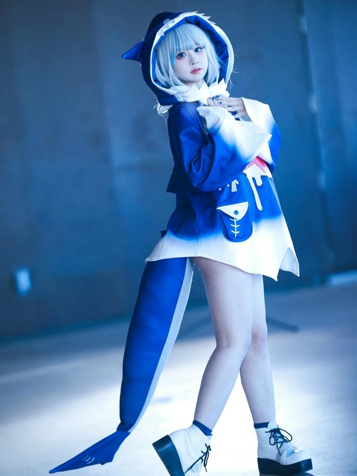 Hình ảnh cosplay Gura với tạo hình ngọt ngào