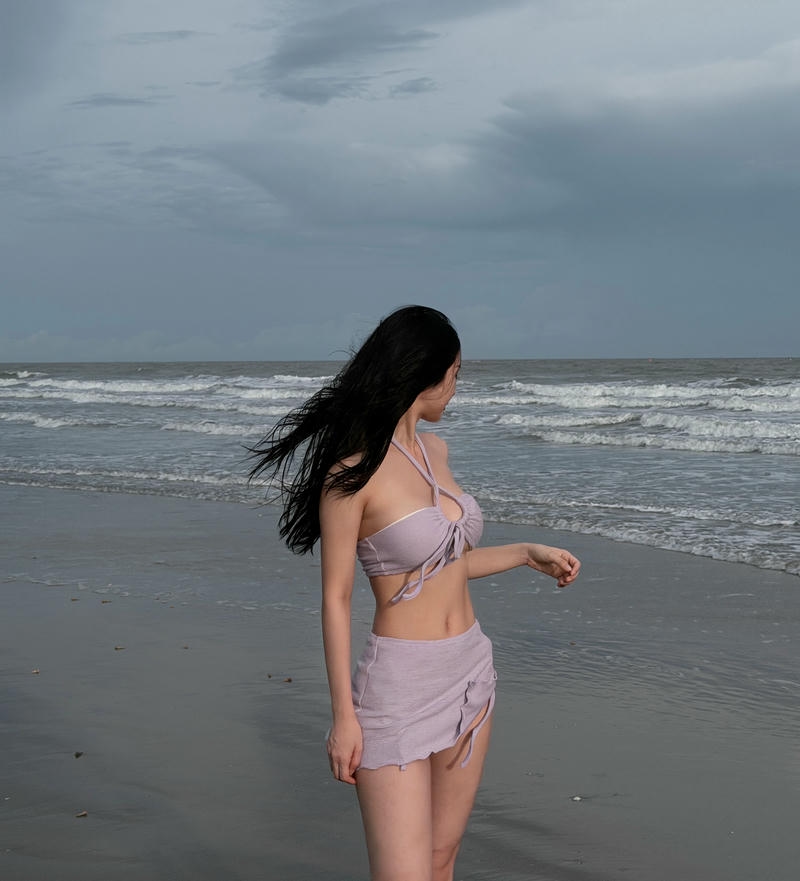 Jun Vũ Bikini thể hiện diện mạo xinh đẹp tự nhiên