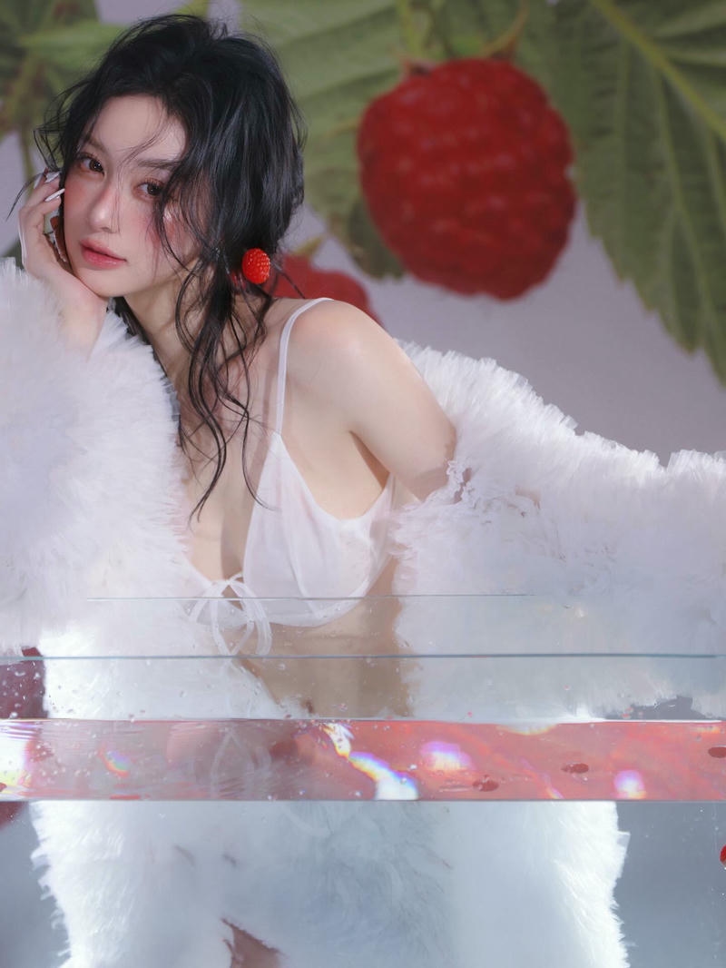 Jun Vũ Bikini thể hiện nét đẹp nữ tính tinh tế