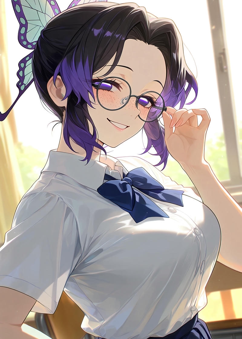 Shinobu sexy sở hữu ánh mắt sắc sảo cùng nụ cười duyên