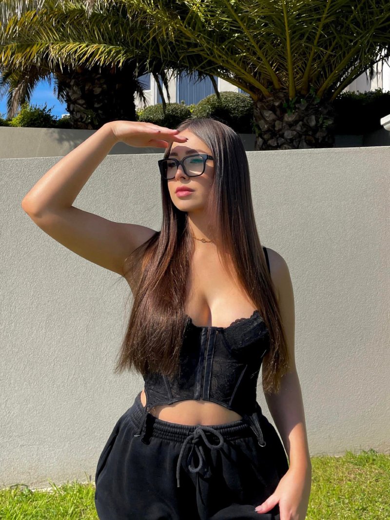 Streamer Mikaylah 12