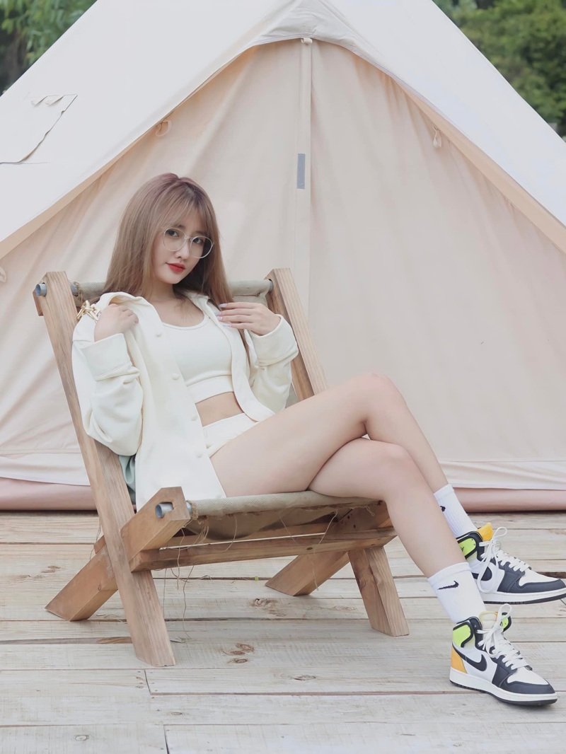 Tiktoker Vũ Thị Khánh Huyền 16