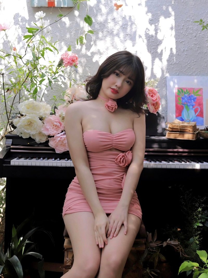 Tiktoker Vũ Thị Khánh Huyền 18