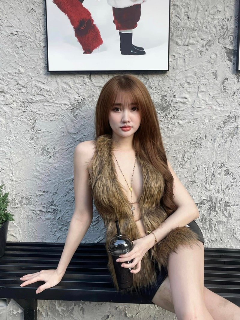 Tiktoker Vũ Thị Khánh Huyền 22