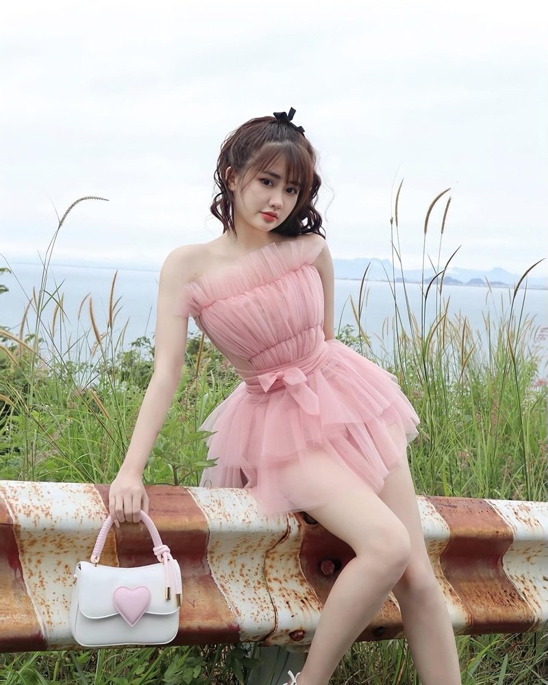 Tiktoker Vũ Thị Khánh Huyền 37