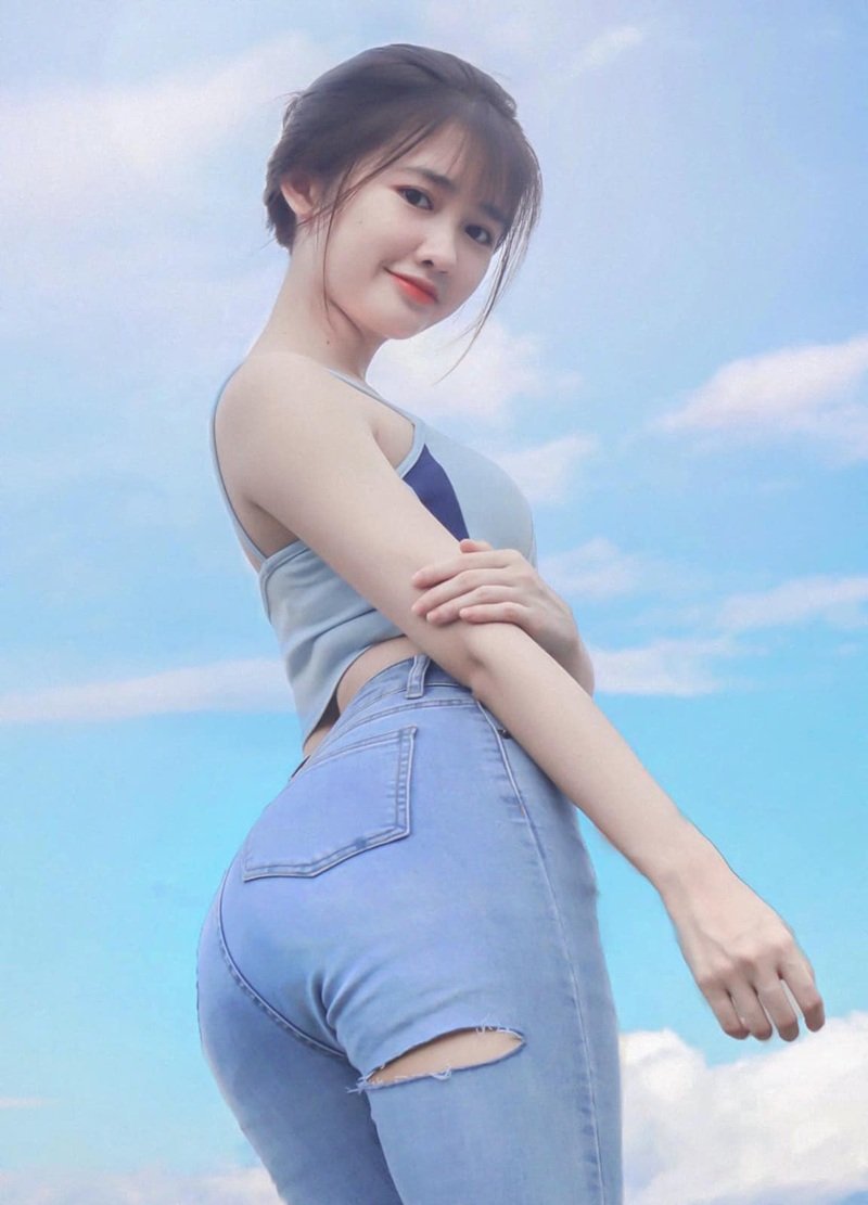 Tiktoker Vũ Thị Khánh Huyền 6