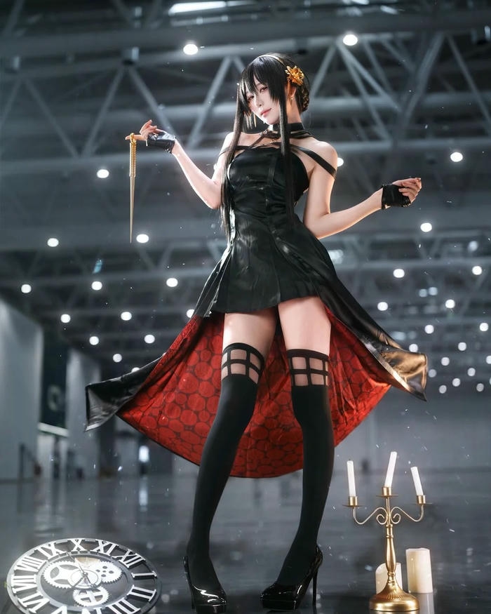 Yor Forger cosplay có tạo hình xinh đẹp ấn tượng